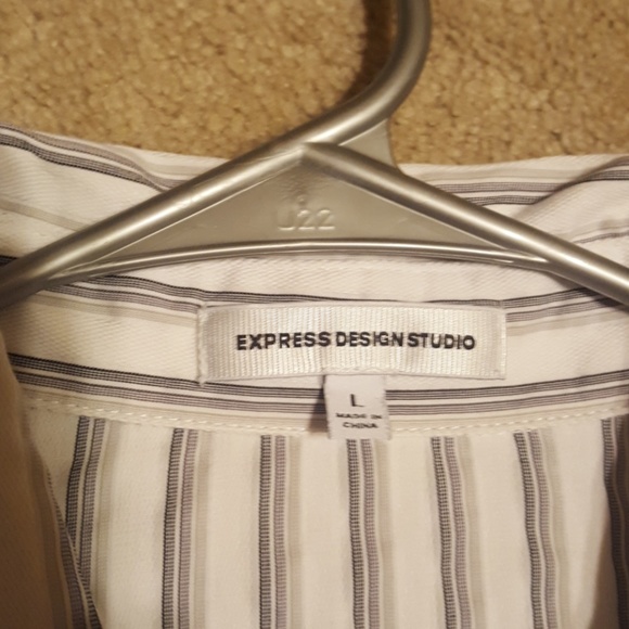 Express Botton Down Blouse - Picture 2 of 3